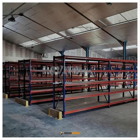 Rayonnage Mi lourd stock manuel 100 a 500 kg
