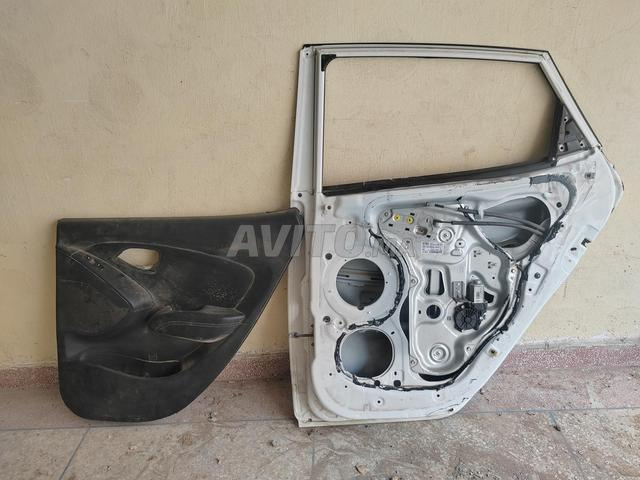 للبيع قطع غيار سيارة هيونداي ix35
