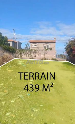 TERRAIN NU 439 M² ZONE VILLA À VENDRE
