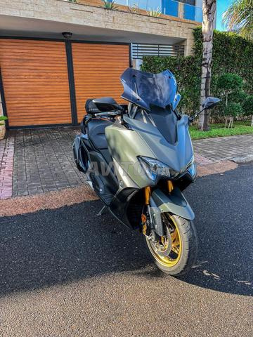 Tmax 560 Tech