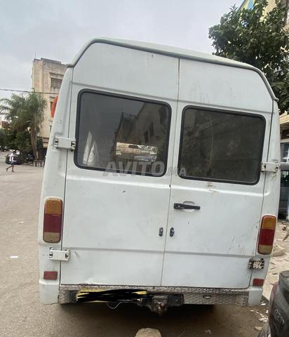Fès Bensouda Camion de marque Mercedes - 2