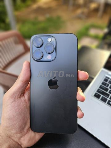 iPhone 15 Pro Max 256 Go Comme Neuf