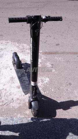 Il y a ce trottinette Ogmunt, besoin d'une batterie