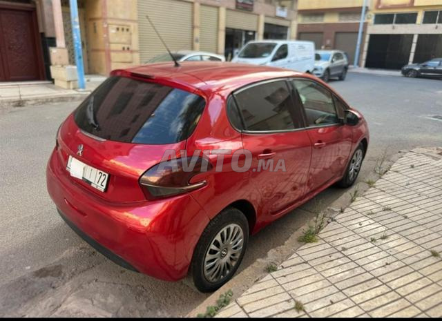 Peugeot 208 👇👇👇 - 2
