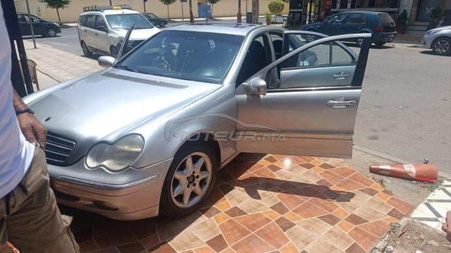 Mercedes-Benz 220 Diesel Automatique 2001 à Tifelt