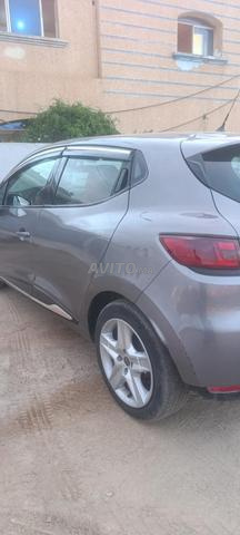 Clio à vendre située à Dar Bouazza - 2