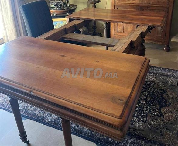 Belle table à manger ancienne en bois. - 2