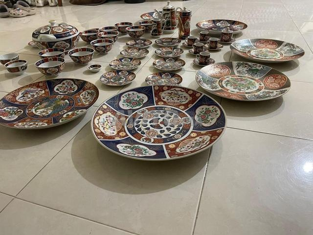 Ensemble complet de porcelaine japonaise authentique en excellent état