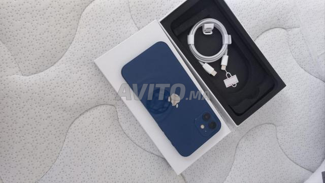 iPhone 12 bleu - 2
