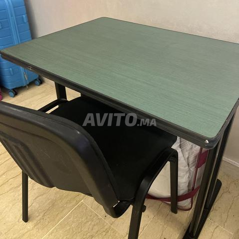 Table et chaise à vendre pour élèves ou étudiants - 2