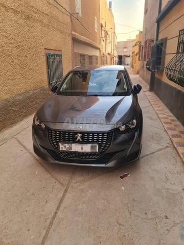 Peugeot 208 Diesel Manuelle 2023 à Meknès - 2