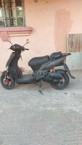 MOTO KYMCO modèle 2021 en très bon état à vendre - 2