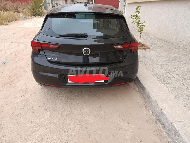 Opel Astra Diesel Manuelle 2018 à Fès - 2