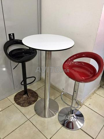 TABOURET ⭐ Design élégant et durable.