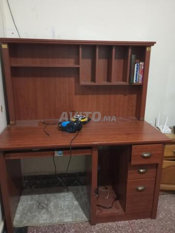 مكتب بجودة ممتازة جداً