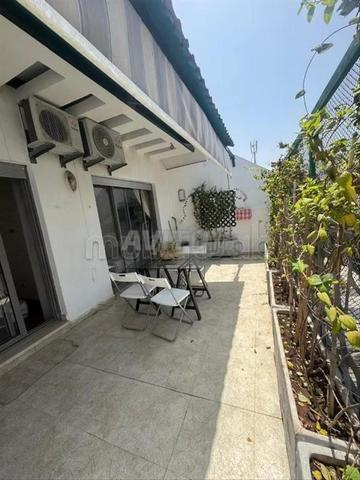 Appartement studio meublé avec grande terrasse - 2