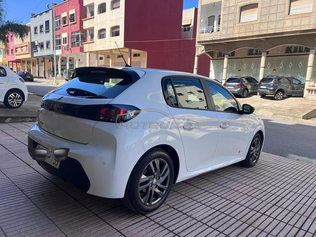 Peugeot 208 2021