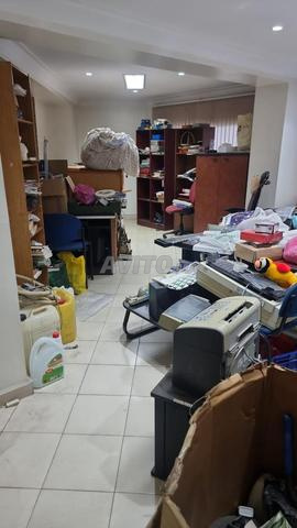 مكتبان للإيجار بالطابق الأول