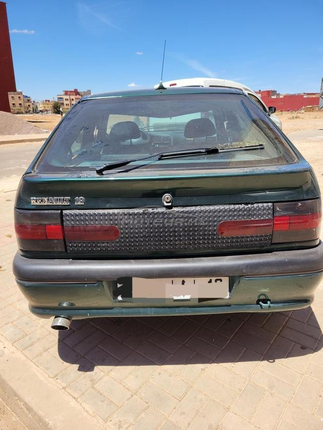  R19 Modèle 96 Diwana 2001 - Très bonne état