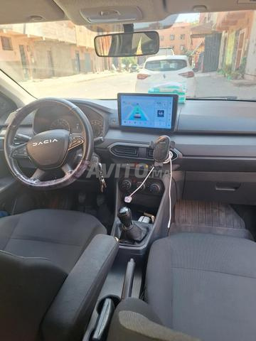 سيارة من نوع داسيا لوجان - 2