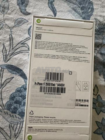 iPhone 17 jamais ouvert dans sa boîte - 2