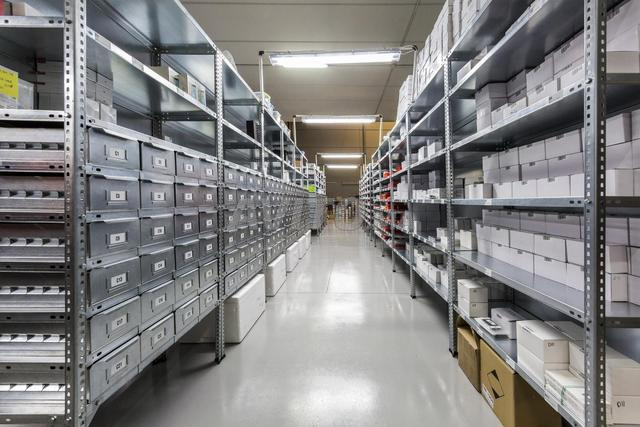📦🏭 أرفف معدنية صناعية - 2