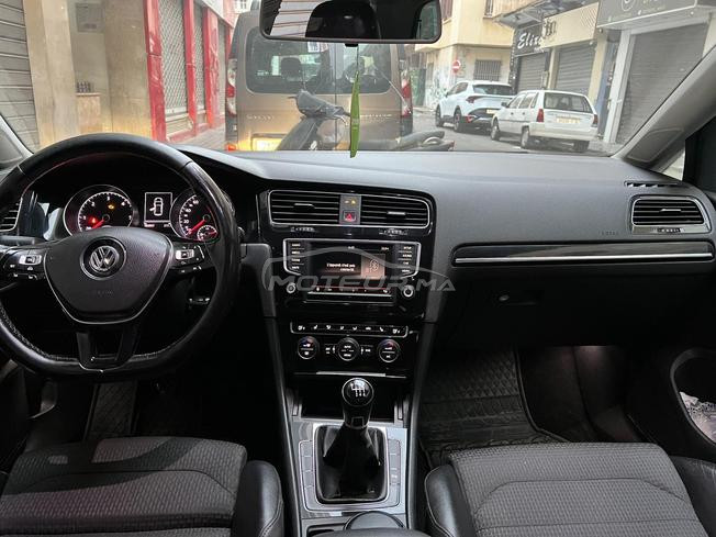 je mets une voiture a vendre 