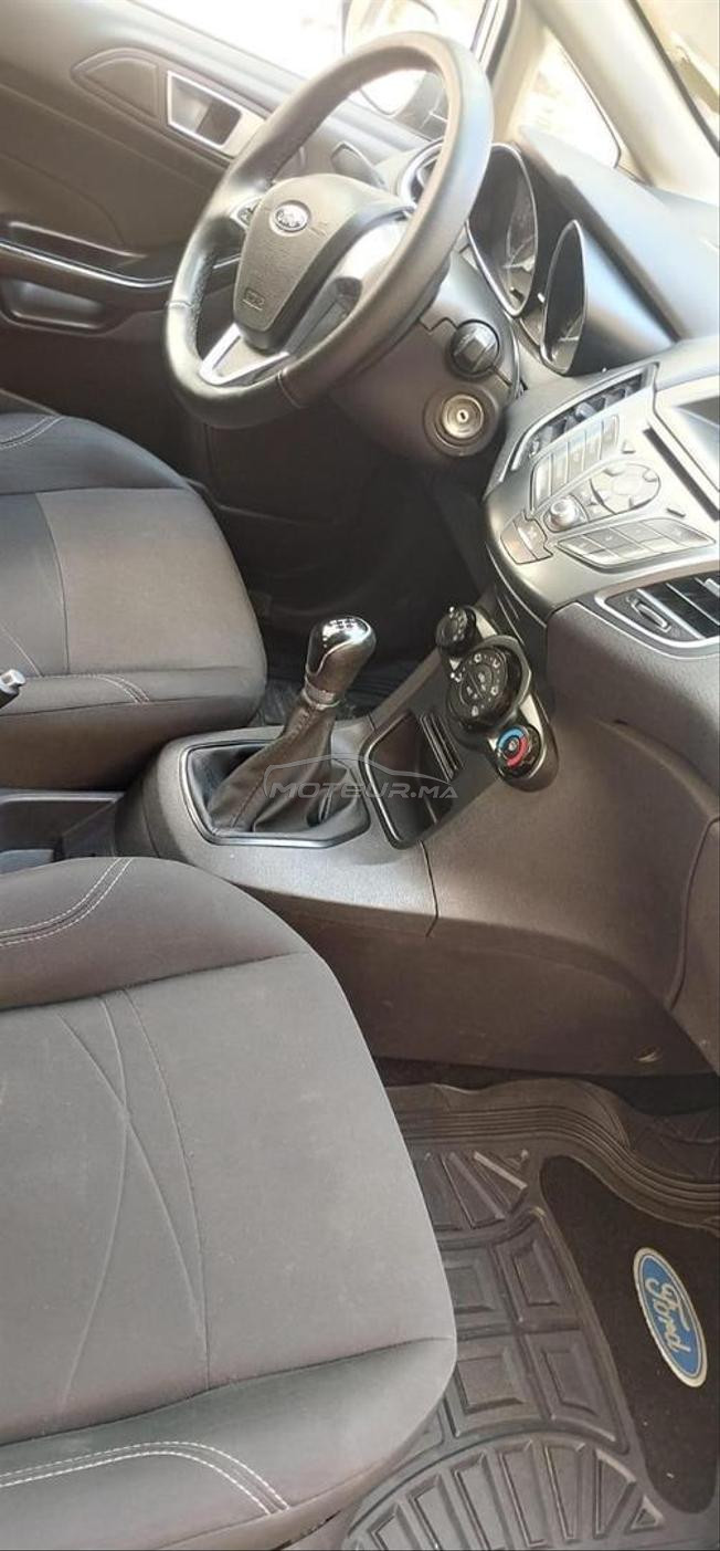 ford fiesta très bon état 