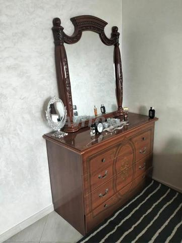A VENDRE UNE CHAMBRE A COUCHER - 2