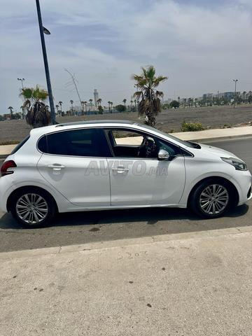 Peugeot 208 Diesel Manuelle 2017 à Casablanca - 2