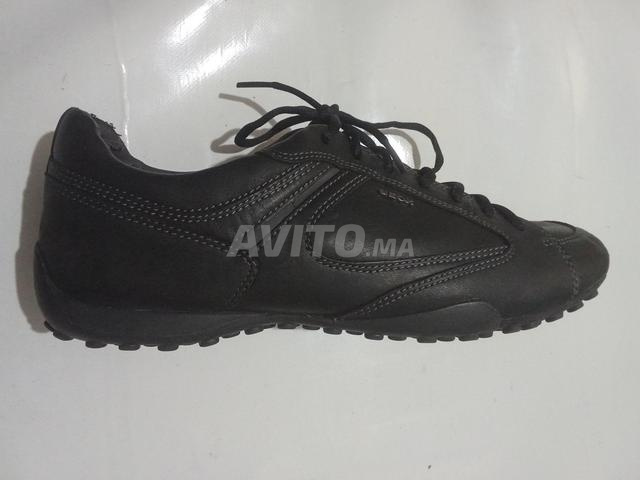 Chaussures Asics cuir taille 45 prix neuf 900 dhs