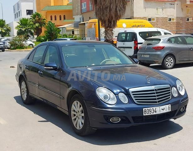Mercedes E280 essence - 2