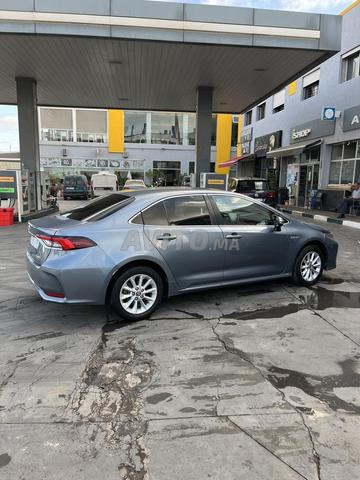 Toyota Corolla Prestige - 2