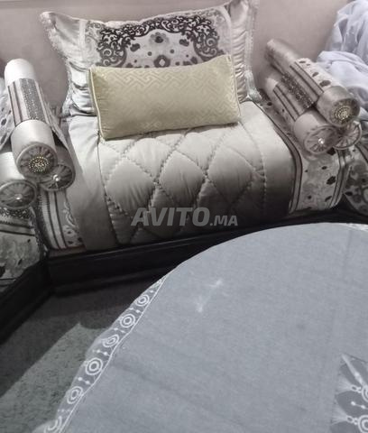 Tlamt Mobra Horra brodées avec tapis, khamiya et zerbia