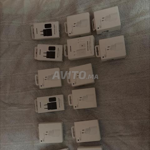 Chargeur original Samsung et Apple