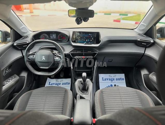 Peugeot 208 neuve - 2