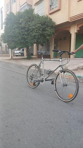 بكل سرور، شيء من ماركة برز قبل النقش. - 2
