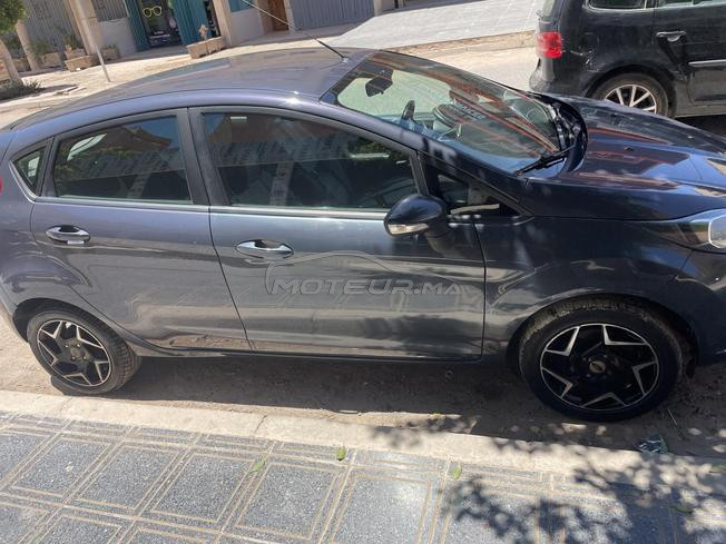 Ford fiesta à vendra, disponible via WhatsApp 