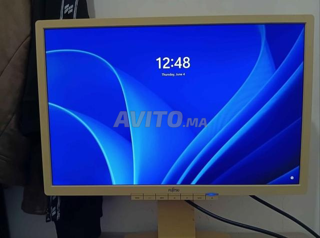 شاشة حاسوب Fujitsu Siemens 22 مرنة