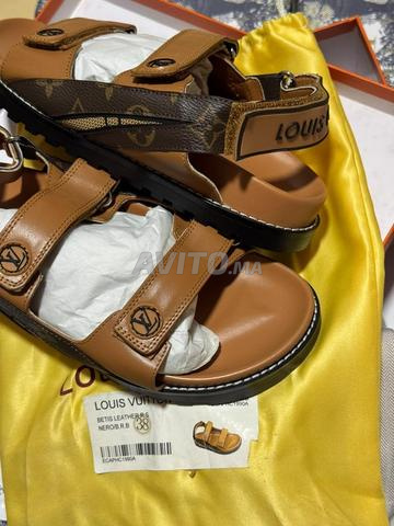 صندل لويس فيتون جلدي LV7430 - 2
