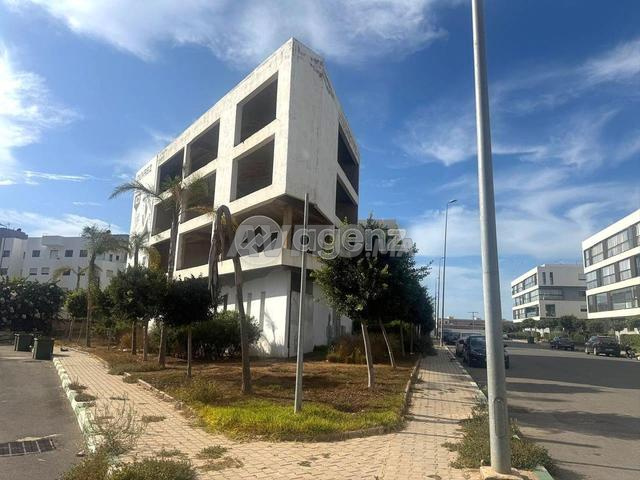 BEN-MA-1113 - محل للبيع في المنصورية-بنس...