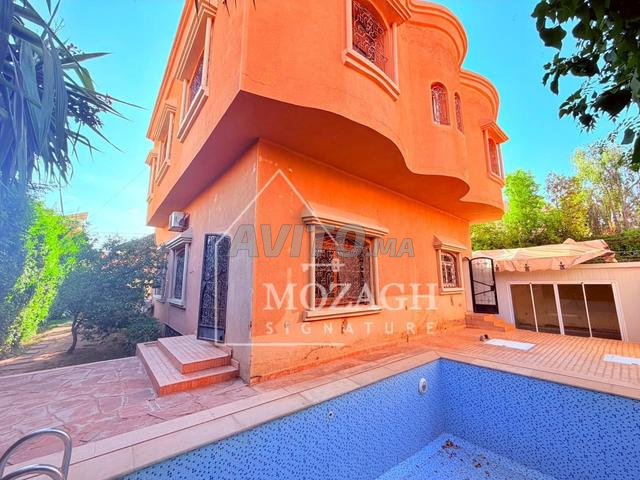Jolie villa avec piscine privée à Targa
