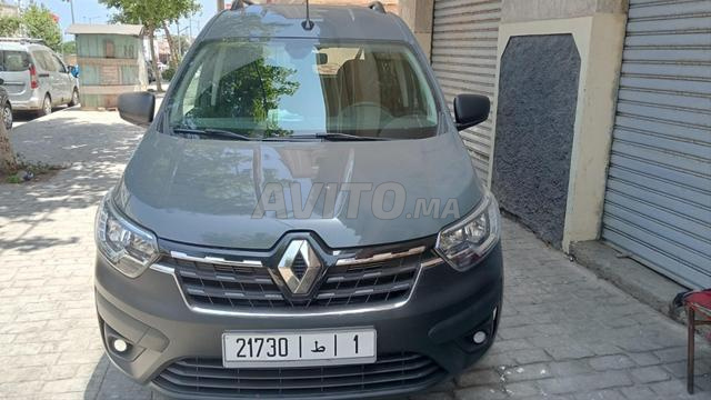 رينو إكسبريس ديزل يدوية 2024 في الرباط