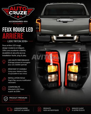 MITSUBISHI L200 FEUX ARRIÈRE ROUGE LED