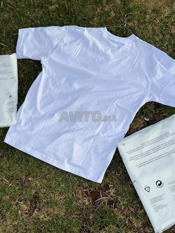 Deux t-shirts oversize (noir et blanc)