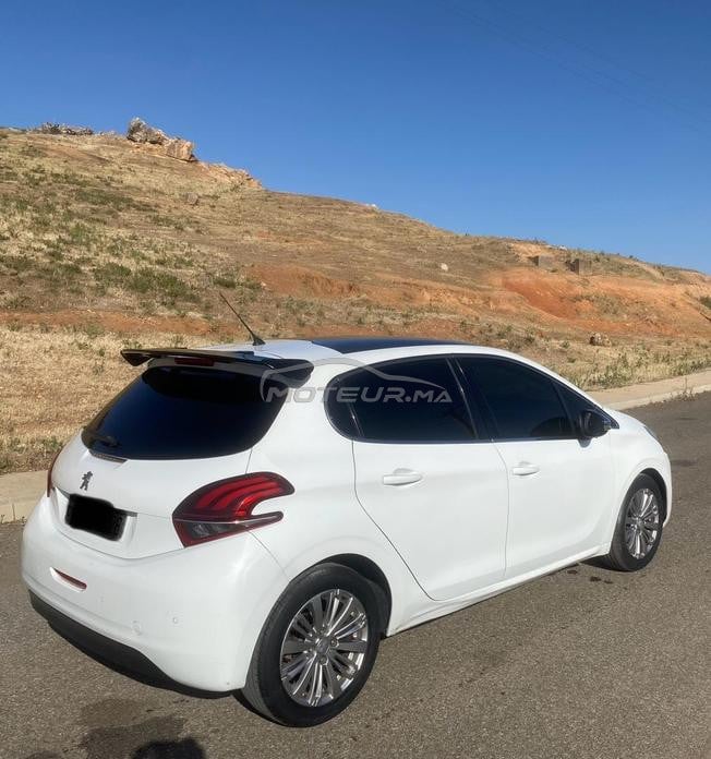  سيارة بيجو 208