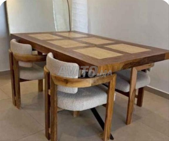 table sans chaises - 2