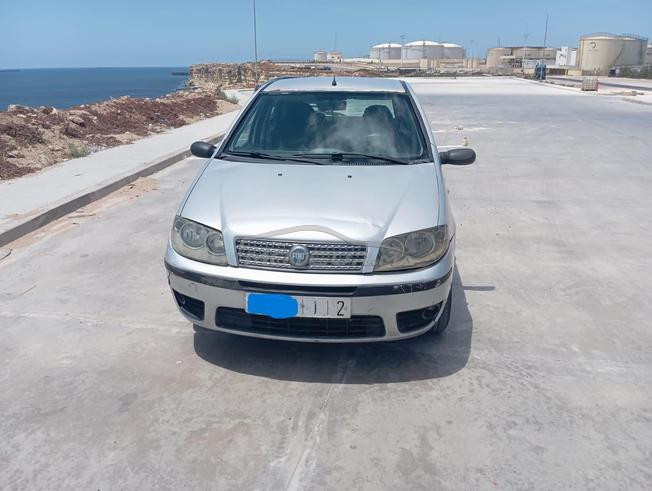 Fiat Punto Essence Manuelle 2008 à El Jadida