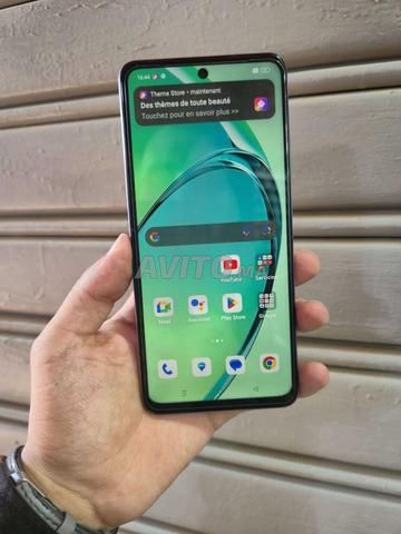 Oppo A40 encore neuf - 2