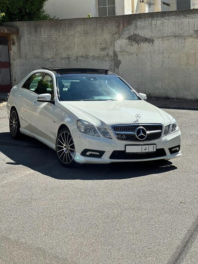 MERCEDES BENZ E250 PACK AMG FULL OPTION 